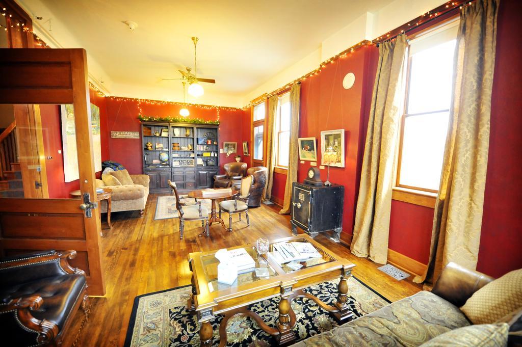 Balch Hotel Dufur Extérieur photo