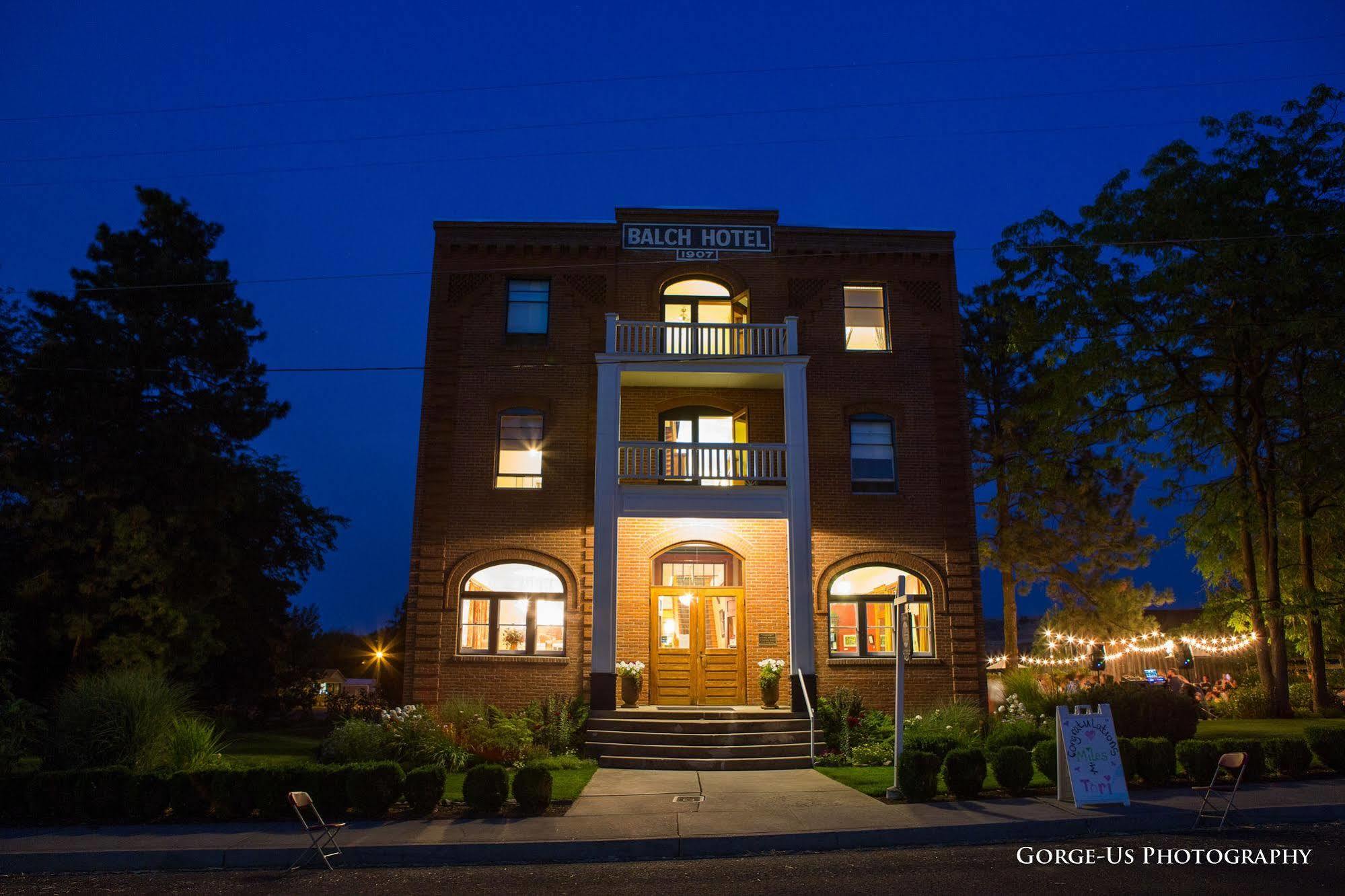 Balch Hotel Dufur Extérieur photo