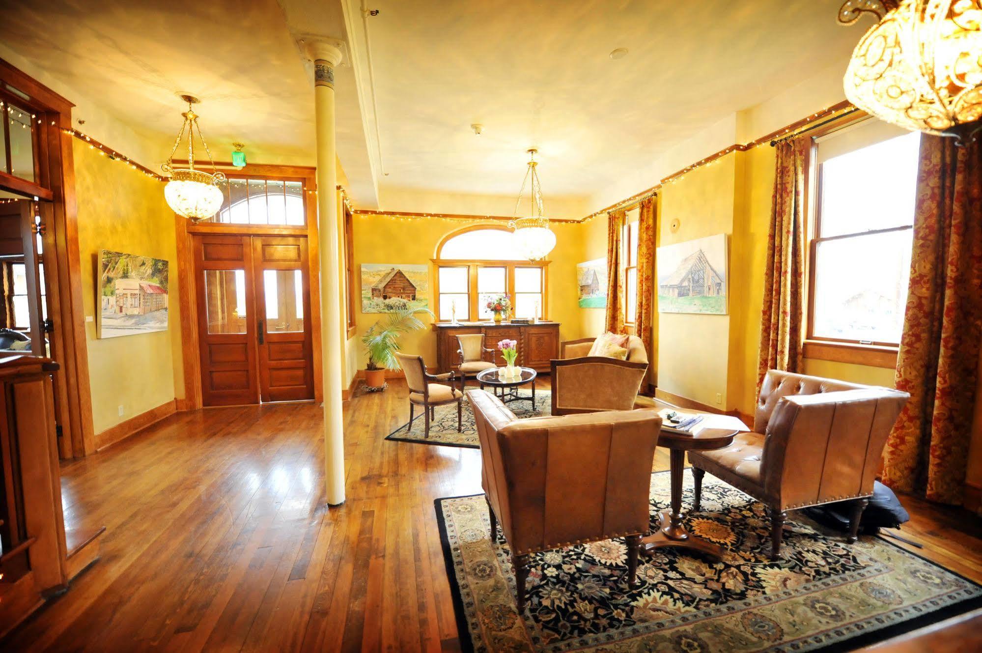 Balch Hotel Dufur Extérieur photo
